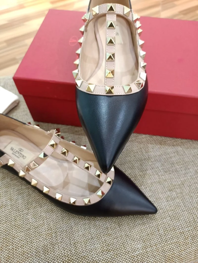 Valentino Low Shoes Lightweight 36709