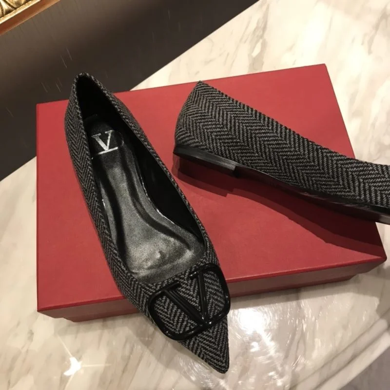 Valentino Low Shoes Attractive 36703