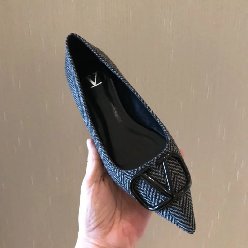 Valentino Low Shoes Attractive 36703
