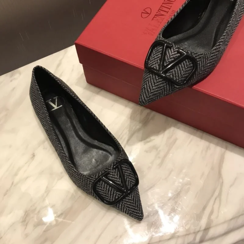 Valentino Low Shoes Attractive 36703