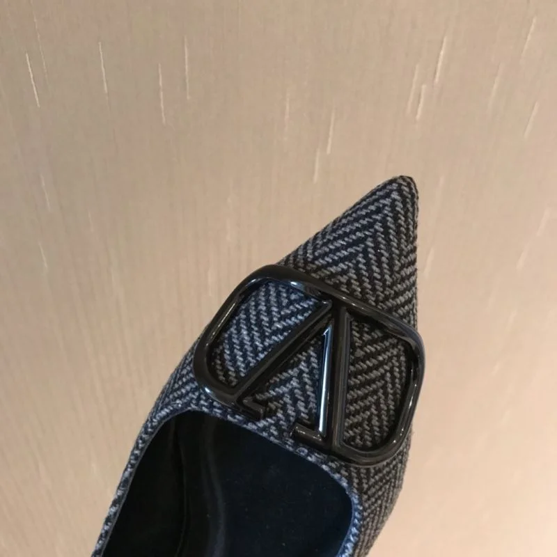 Valentino Low Shoes Attractive 36703