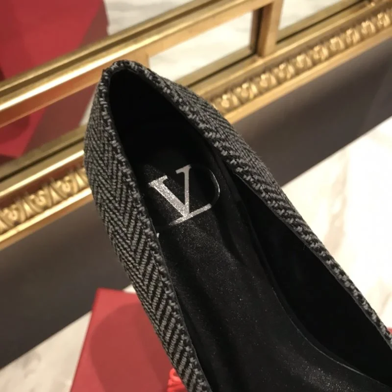 Valentino Low Shoes Attractive 36703