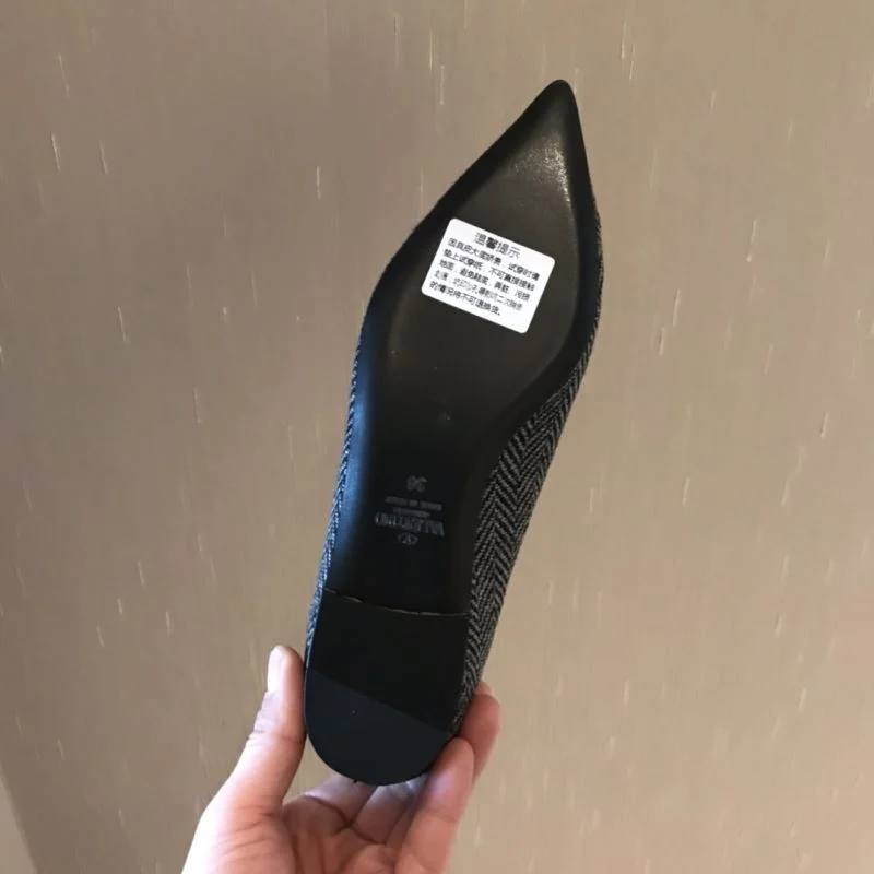 Valentino Low Shoes Attractive 36703
