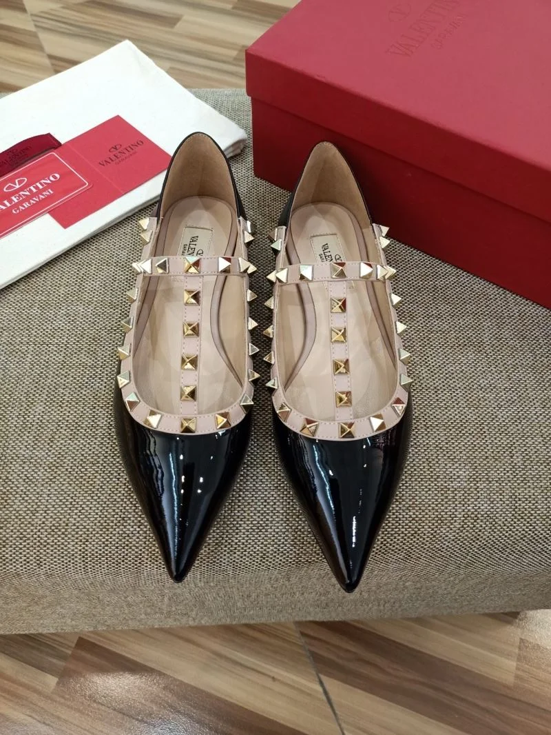 Durable Valentino Low Shoes 36714
