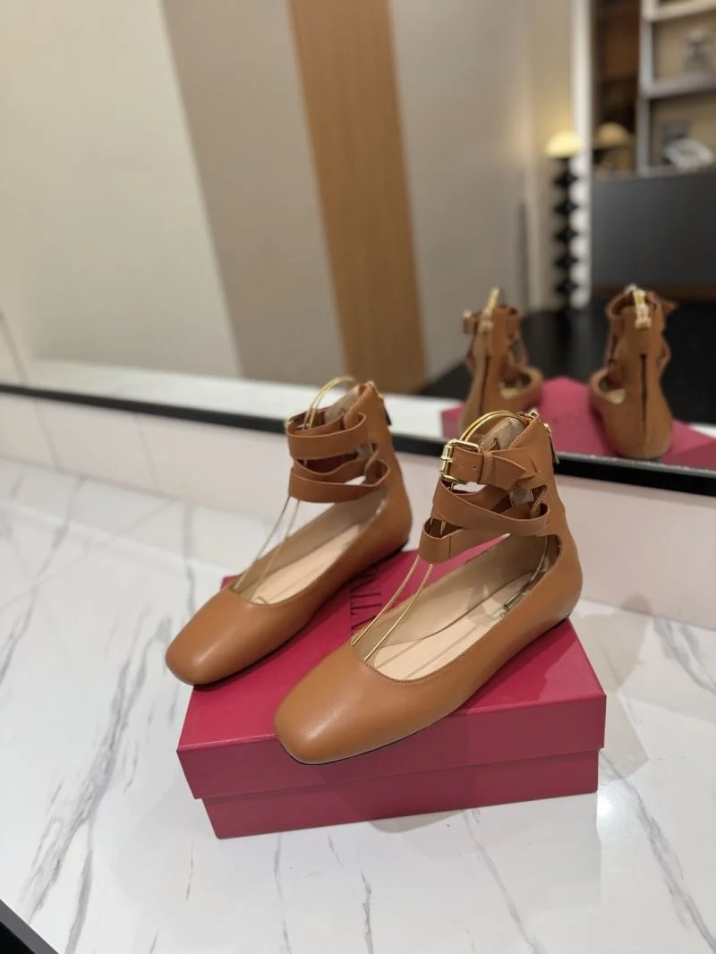 Original Valentino Low Shoes 36693