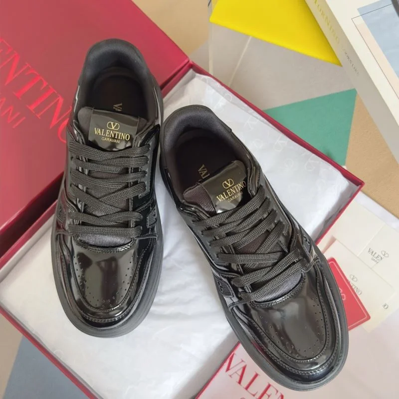Valentino Low Shoes EyeCatching 36448