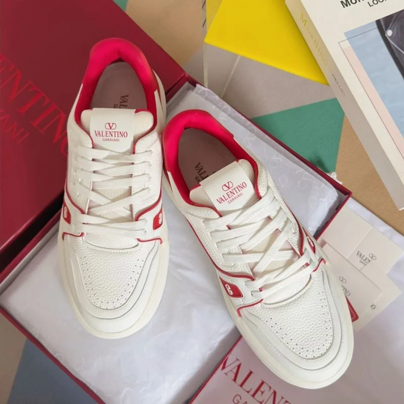 Classic Valentino Low Shoes 36452