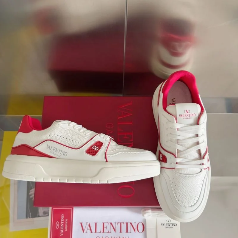 Classic Valentino Low Shoes 36452