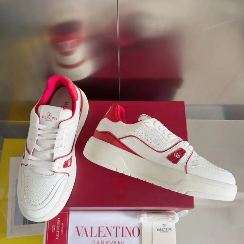 Classic Valentino Low Shoes 36452