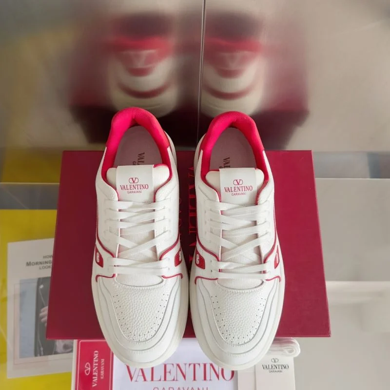 Classic Valentino Low Shoes 36452