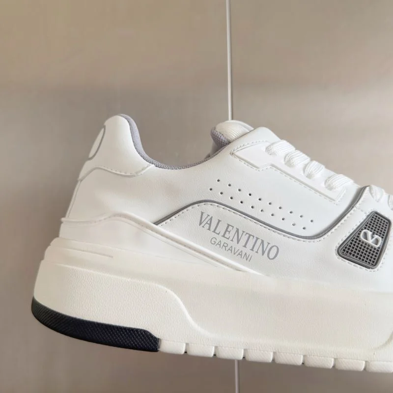 Sleek Valentino Low Shoes 36461