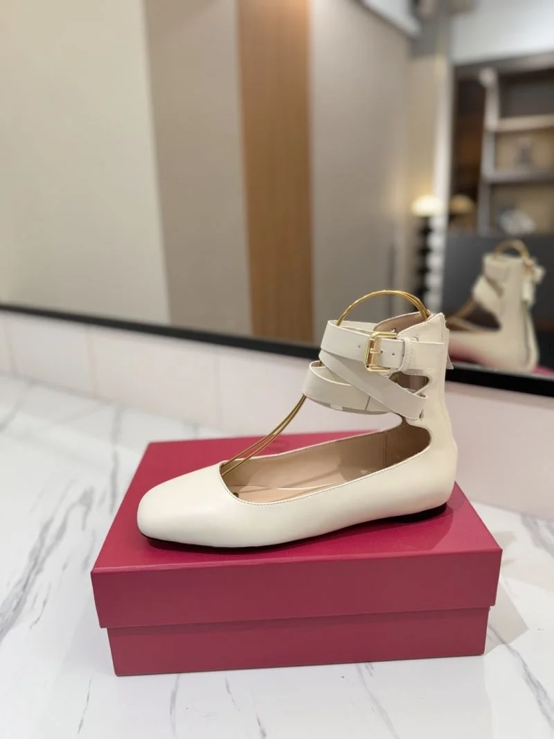 Valentino Low Shoes ModernLook 36443