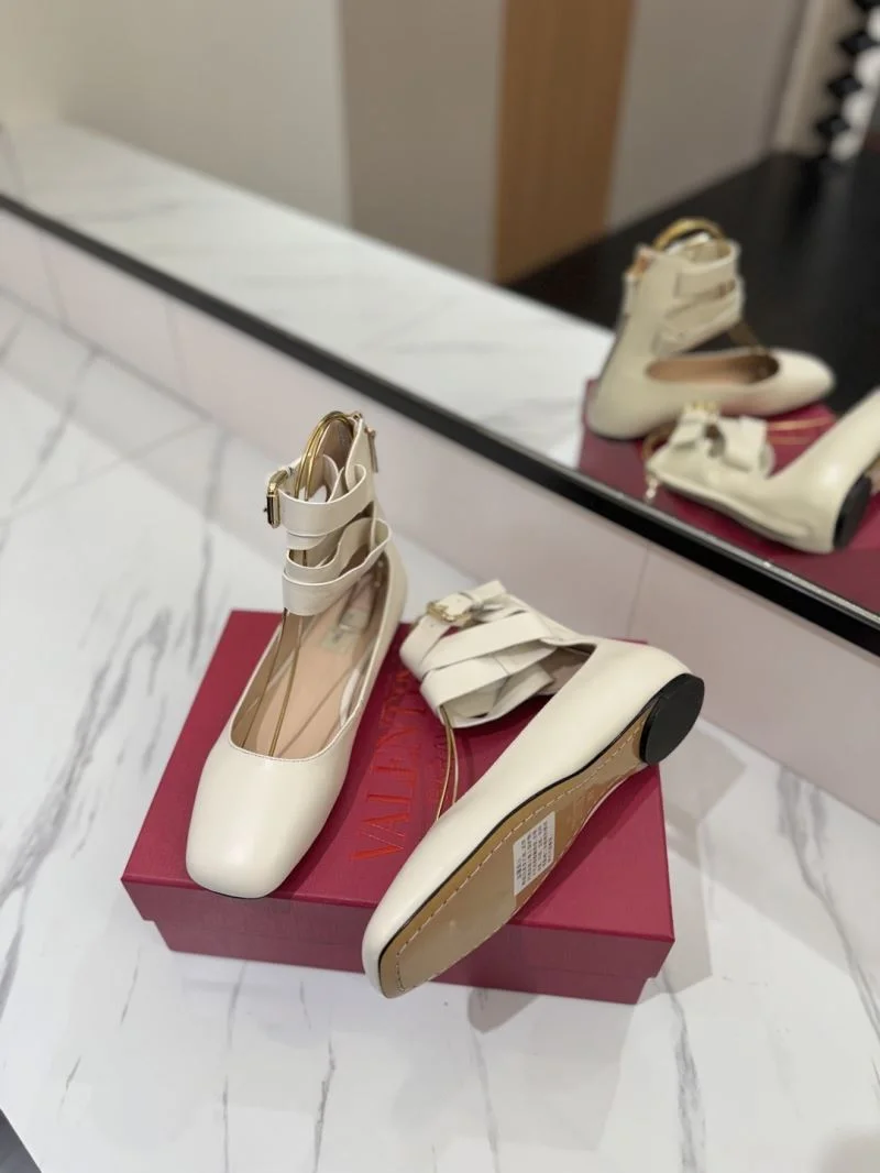 Valentino Low Shoes ModernLook 36443