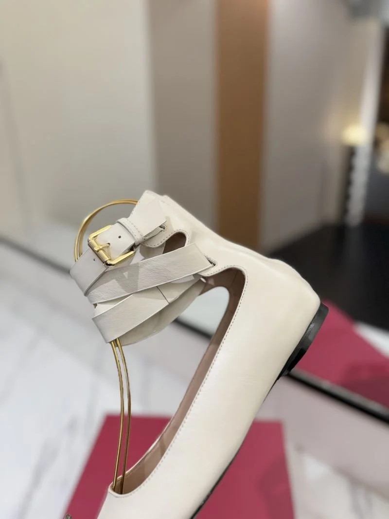 Valentino Low Shoes ModernLook 36443
