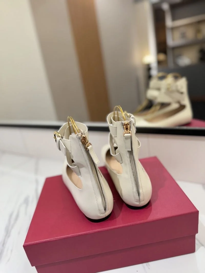 Valentino Low Shoes ModernLook 36443
