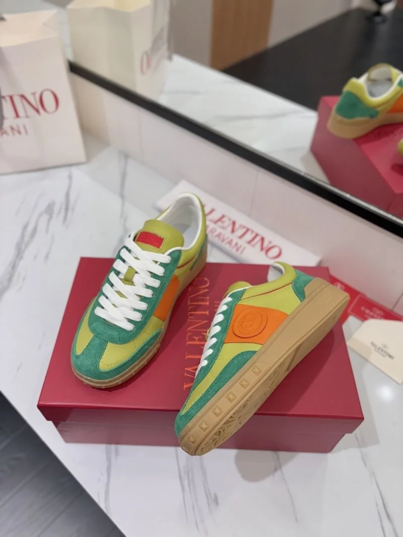 Sophisticated Valentino Low Shoes 36441