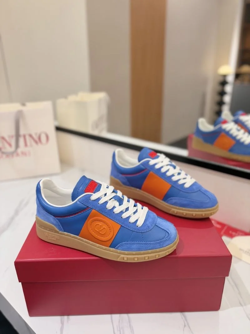 Valentino Low Shoes Unisex 36465