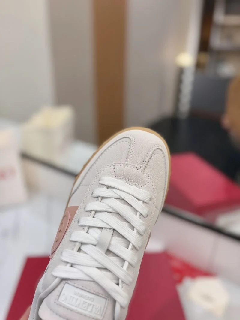 Premium Valentino Low Shoes 36459