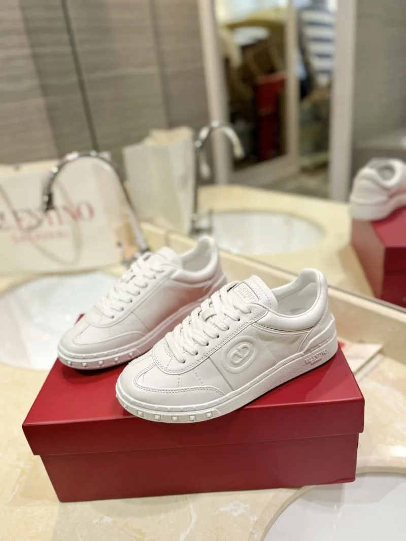 Valentino Low Shoes Durable 36449