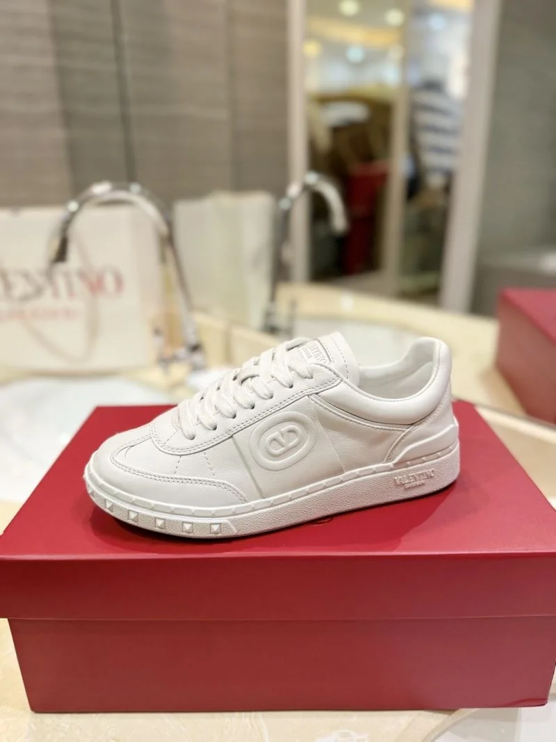 Valentino Low Shoes Durable 36449