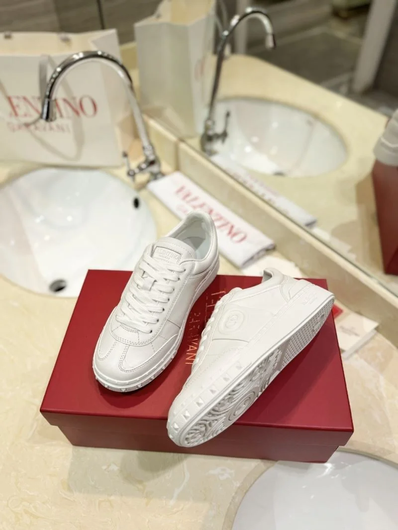 Valentino Low Shoes Durable 36449