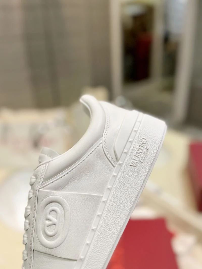 Valentino Low Shoes Durable 36449