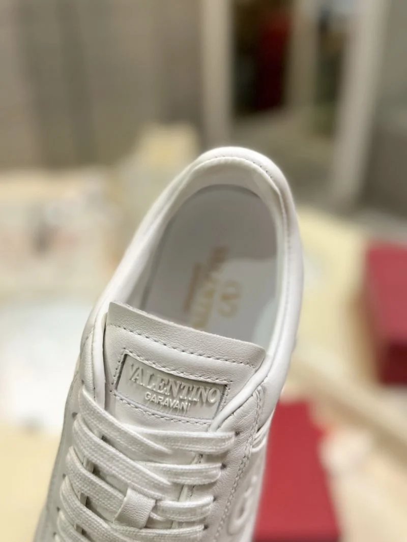 Valentino Low Shoes Durable 36449