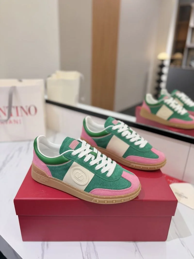 Valentino Low Shoes Sleek 36437