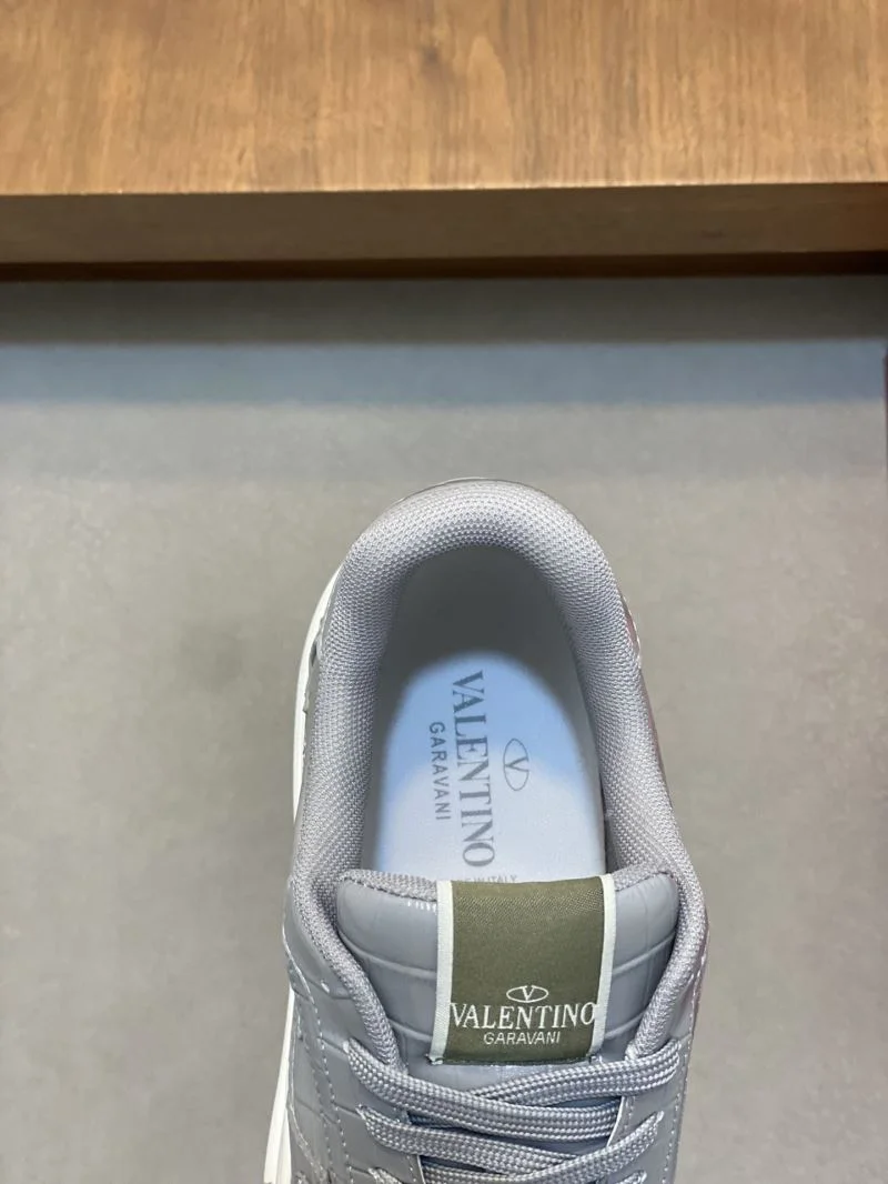 Premium Valentino Low Shoes 37024