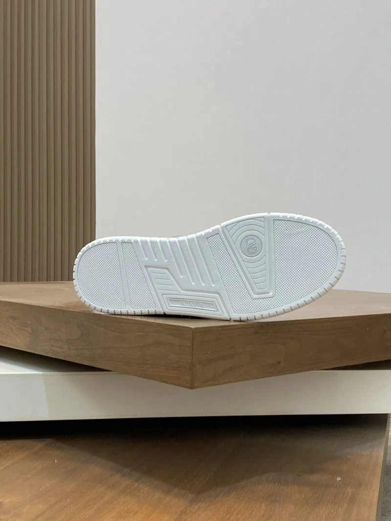 Premium Valentino Low Shoes 37024