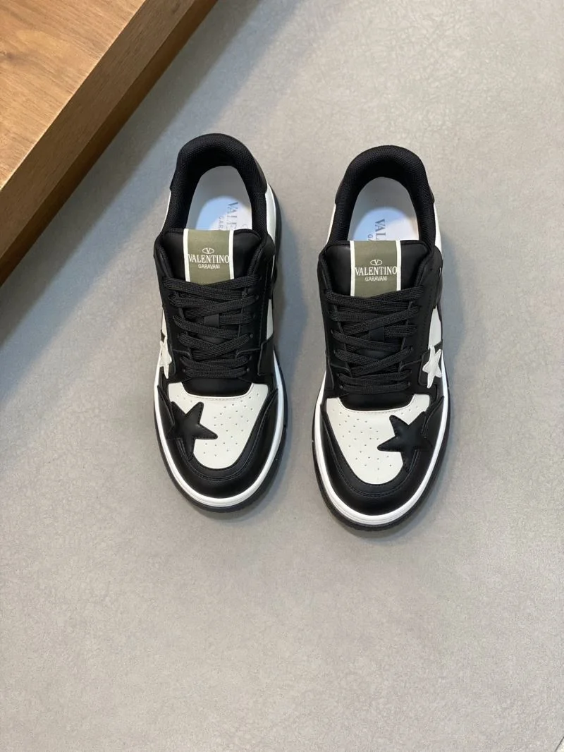 Youthful Valentino Low Shoes 37025
