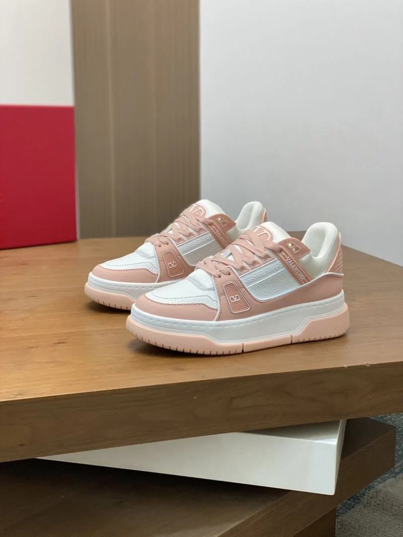 Sophisticated Valentino Low Shoes 37020