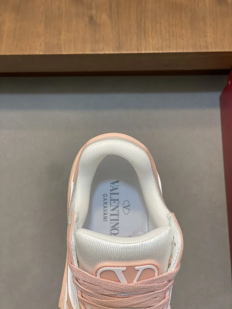 Sophisticated Valentino Low Shoes 37020