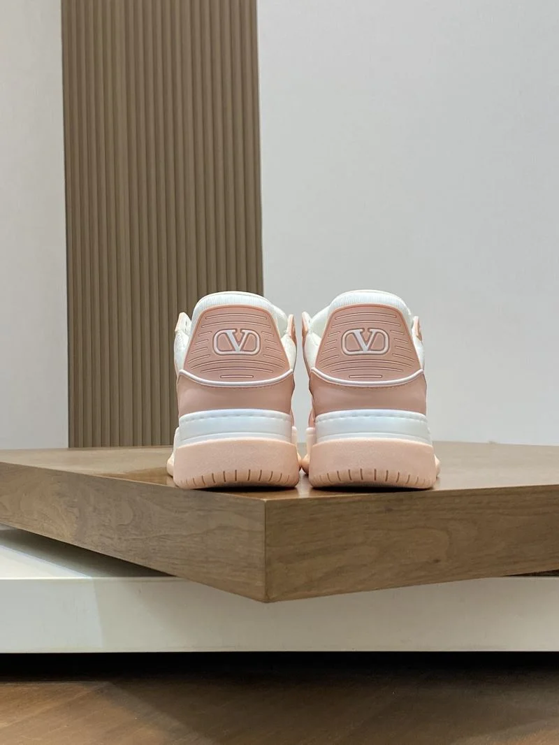 Sophisticated Valentino Low Shoes 37020