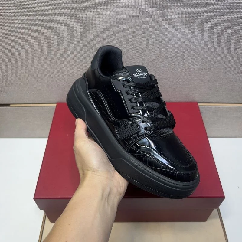 Popular Valentino Low Shoes 37017