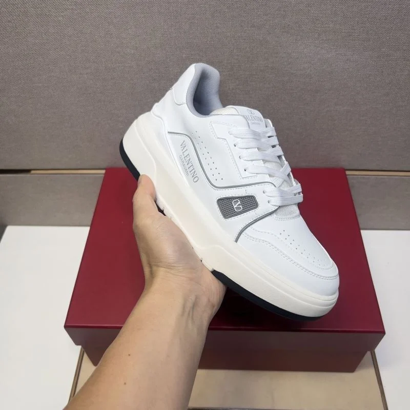Valentino Low Shoes Supportive 37015