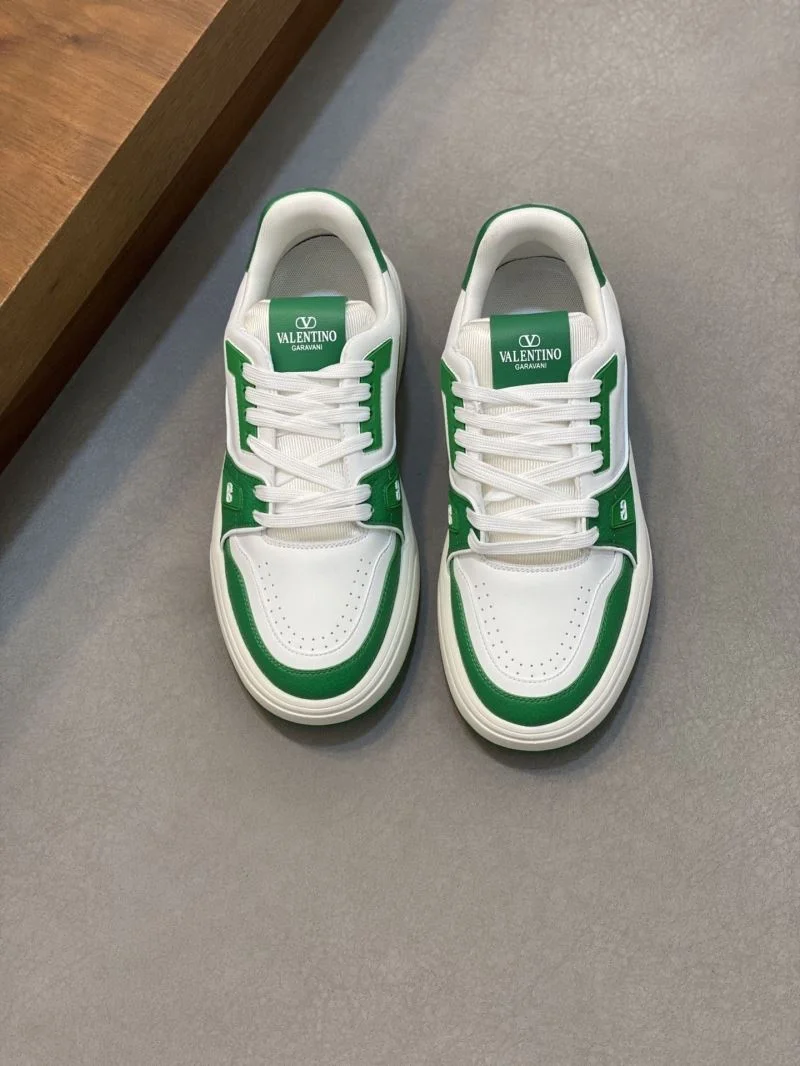 Classic Valentino Low Shoes 37010