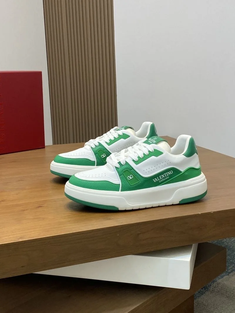 Classic Valentino Low Shoes 37010