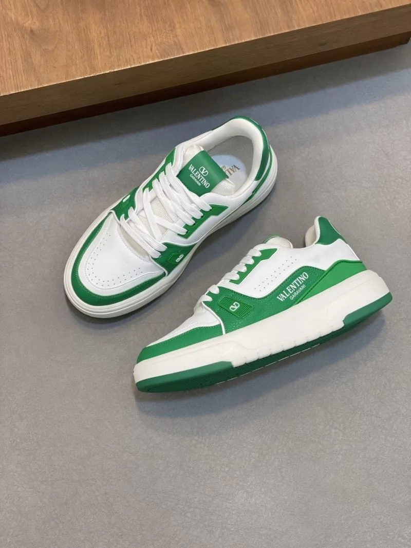 Classic Valentino Low Shoes 37010