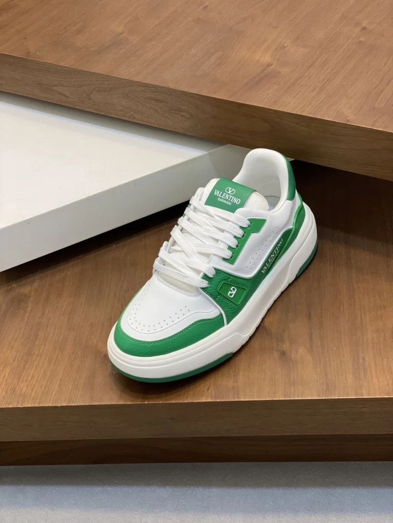 Classic Valentino Low Shoes 37010