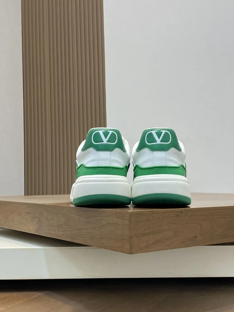 Classic Valentino Low Shoes 37010