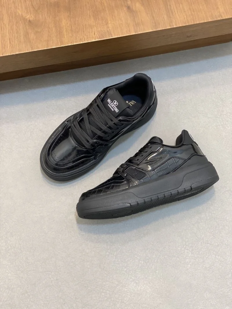 Popular Valentino Low Shoes 36997