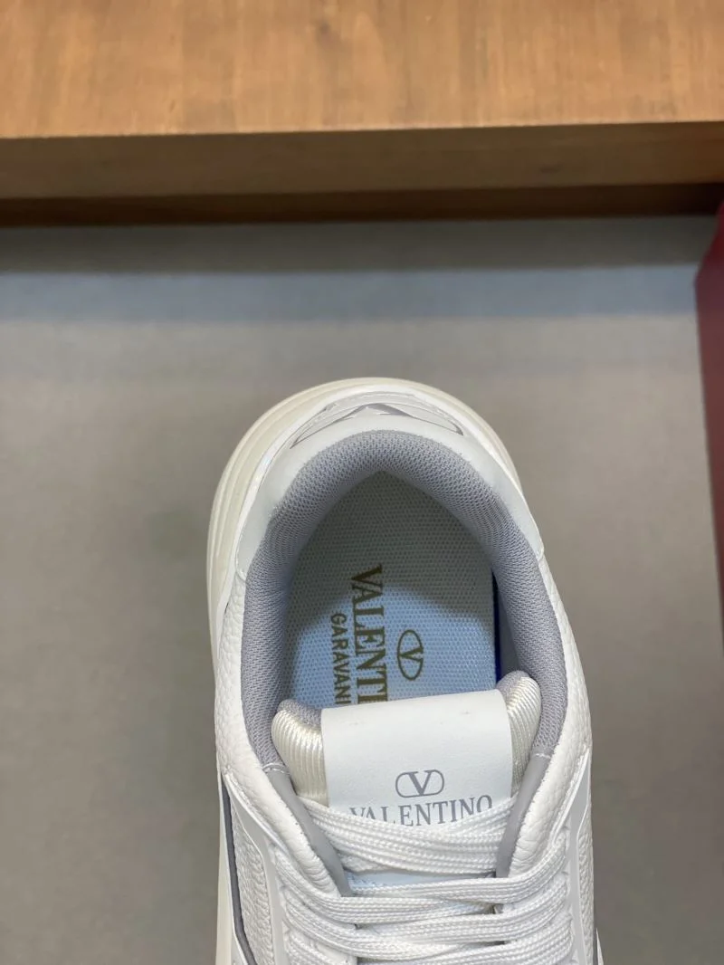 Valentino Low Shoes Breathable 37009