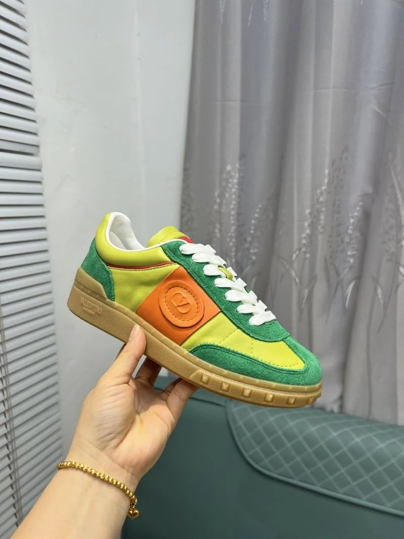 Valentino Low Shoes Fashionable 36999