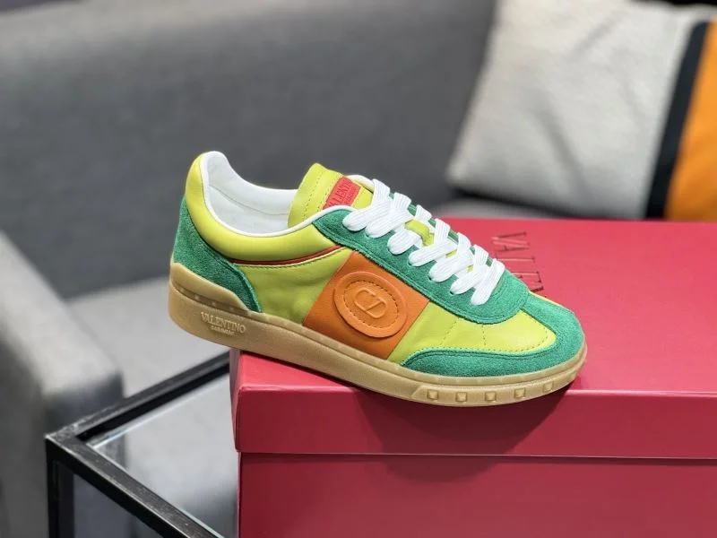 Valentino Low Shoes Fashionable 36999