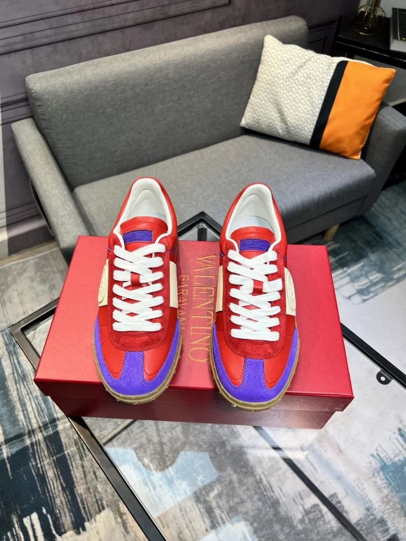 Modern Valentino Low Shoes 36985