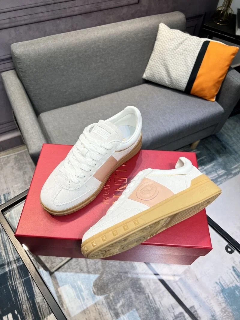 Valentino Low Shoes Minimalist 36984