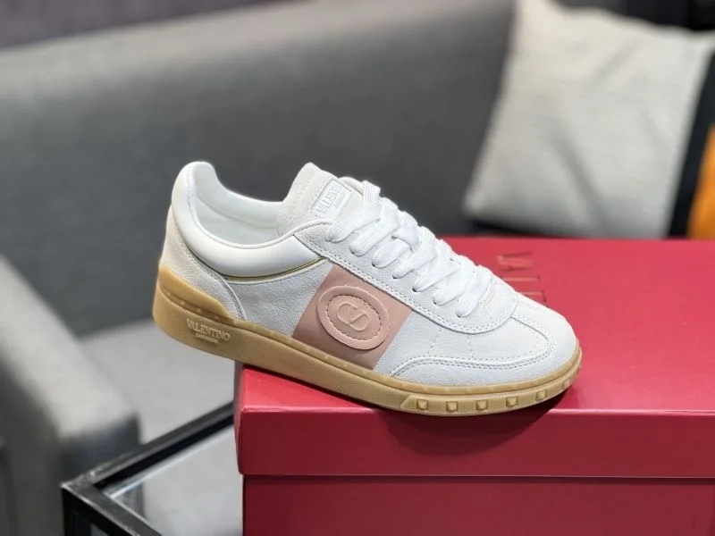 Valentino Low Shoes Minimalist 36984