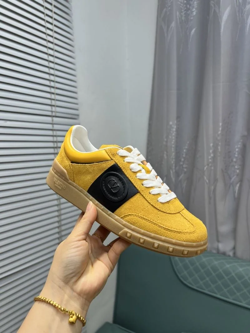 Valentino Low Shoes WeatherProof 36988