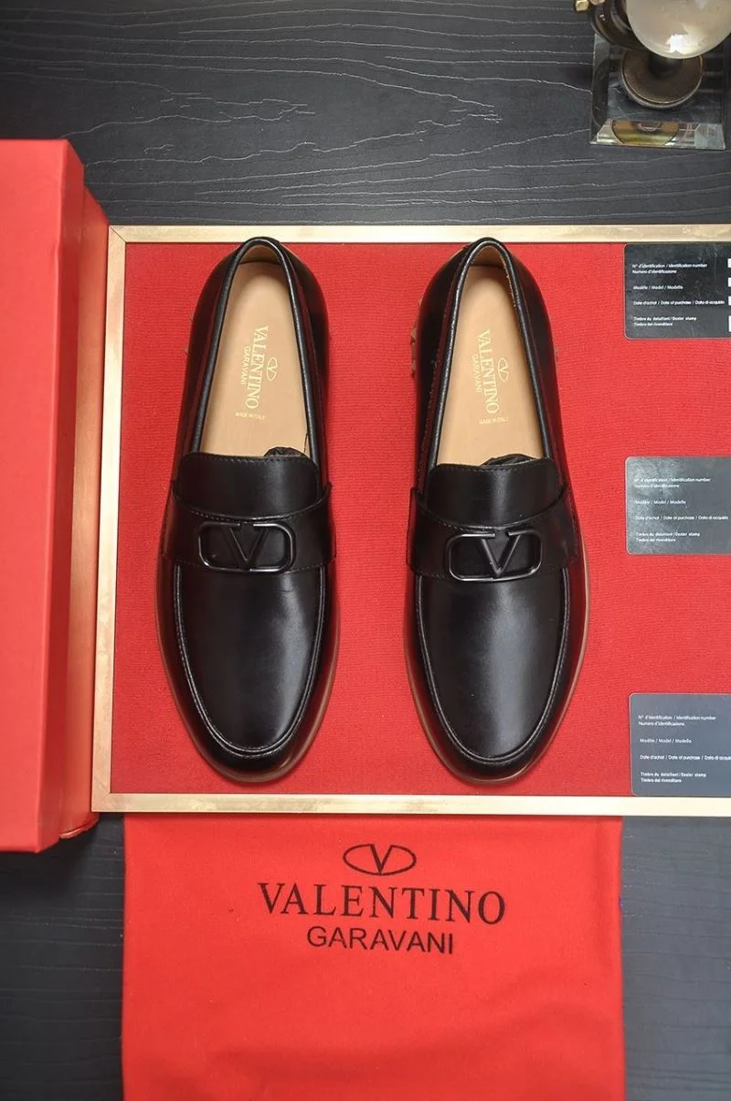 Durable Valentino Low Shoes 36978